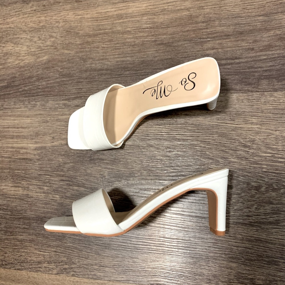 NEW- White Croc Embossed Heeled Sandals 🕊